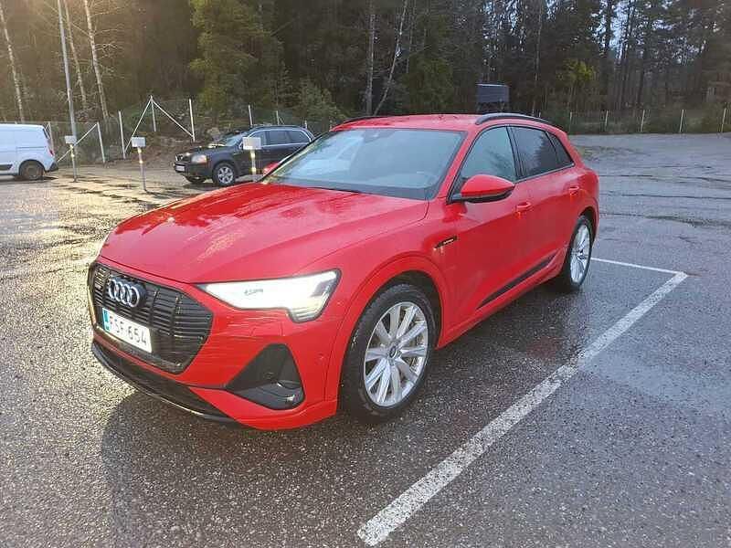 Käytetty 2021 Audi e-tron S-Line Katumaasturi | 37 490 € (Hieman kallis) - Kuva 1/3