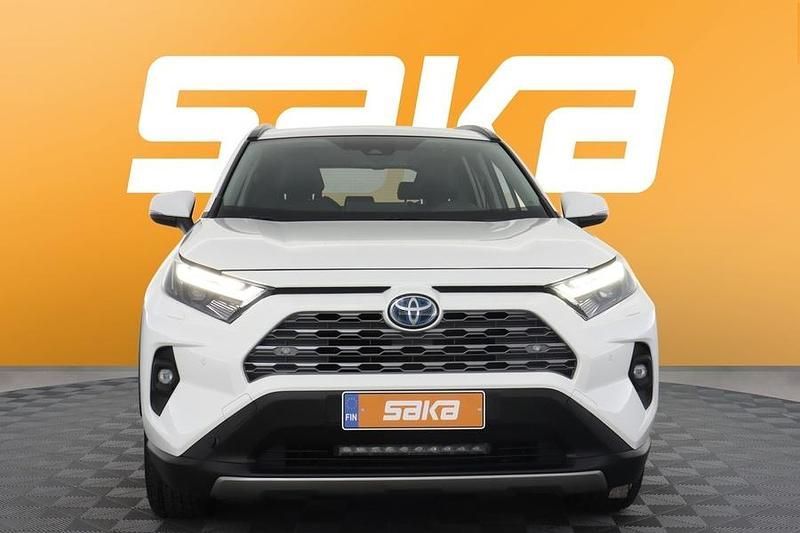 Käytetty Toyota RAV4 Hybrid Premium 222 HP (163 kW) 2022 Katumaasturi