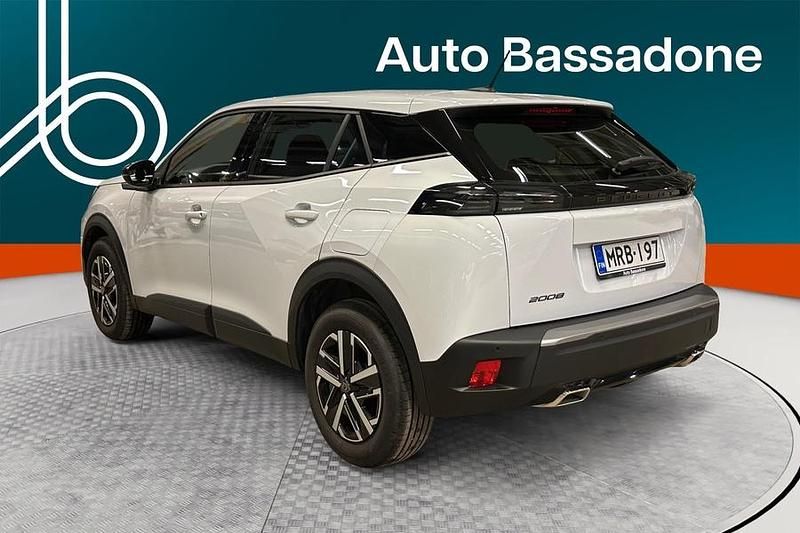 Käytetty Peugeot 2008 Active 131 HP (96 kW) 2024 Katumaasturi