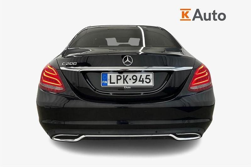 Käytetty Mercedes A200 Business 184 HP (135 kW) 2014 Musta Sedan