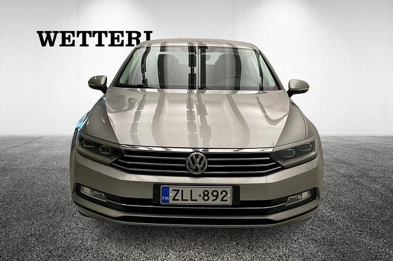 Käytetty VW Passat Comfortline 125 HP (91 kW) 2017 Harmaa Sedan