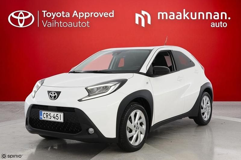 Valkoinen Käytetty 2024 Toyota Aygo X Multidrive S Katumaasturi | 16 950 € (Perustarjous) - Kuva 1/4