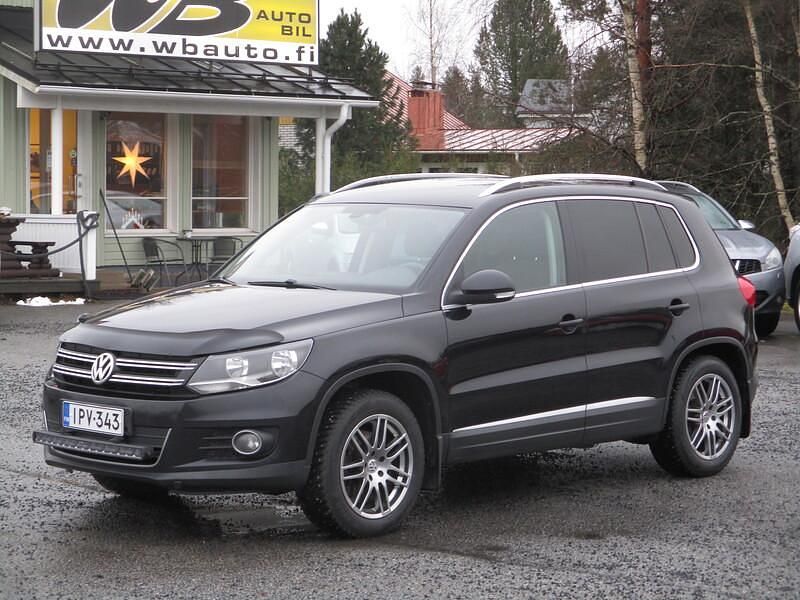 Käytetty VW Tiguan Sportline 200 HP (147 kW) 2013 Musta Katumaasturi