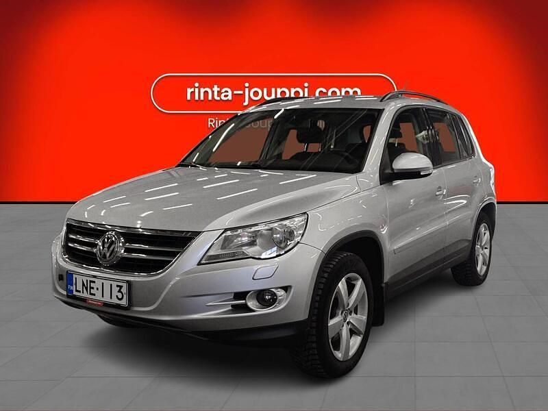 Harmaa Käytetty 2010 VW Tiguan Trendline Katumaasturi | 8 690 € (Hyvä tarjous) - Kuva 1/4