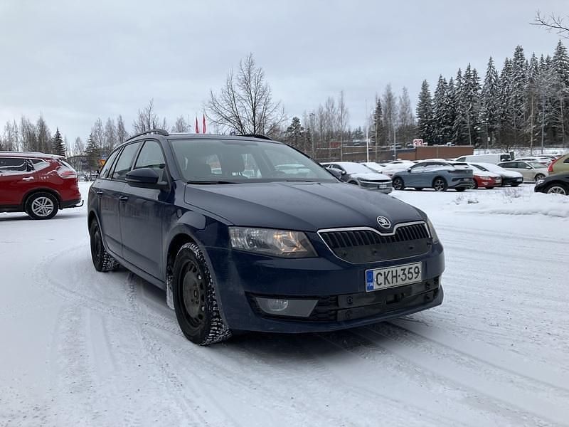 Käytetty Skoda Octavia Ambition 110 HP (80 kW) 2017 Farmari