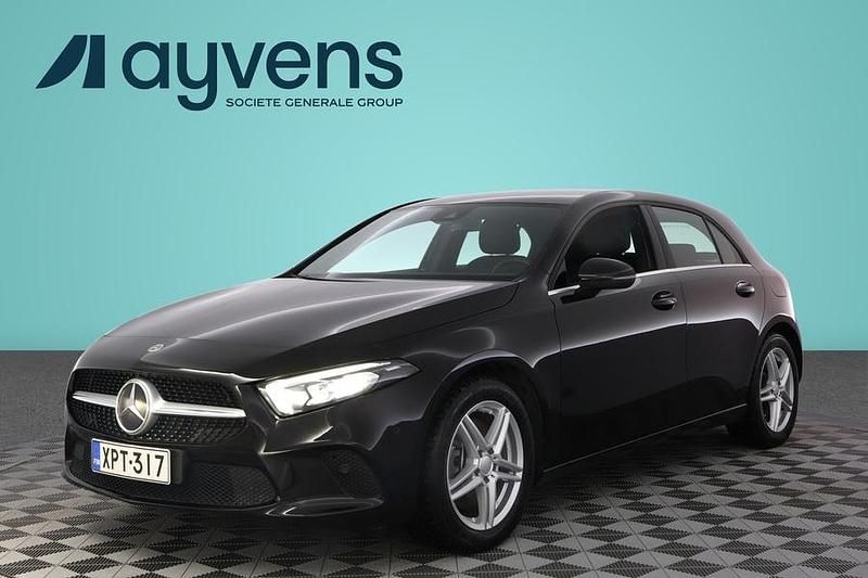 Musta Käytetty 2021 Mercedes A250 Business Viistoperä | 24 900 € (Perustarjous) - Kuva 1/4