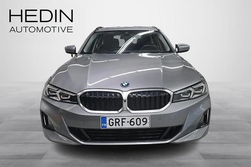 Uusi BMW 330 292 HP (214 kW) 2025 Farmari