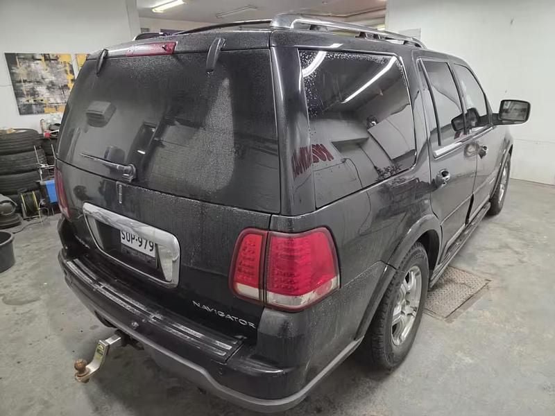 Käytetty Lincoln Navigator 2003 Katumaasturi