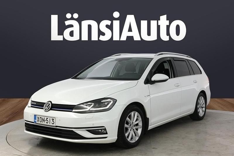 Valkoinen Käytetty 2018 VW Golf VII Highline Farmari | 17 990 € (Perustarjous) - Kuva 1/1