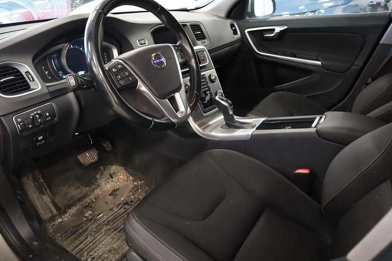 Käytetty Volvo V60 Business Edition 181 HP (133 kW) 2014 Ruskea Farmari