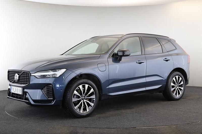 Käytetty Volvo XC60 Plus 350 HP (257 kW) 2023 Sininen Katumaasturi