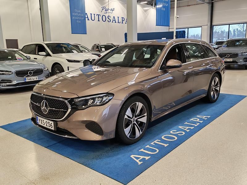 Käytetty Mercedes E300 Avantgarde 197 HP (144 kW) 2024 Ruskea Farmari