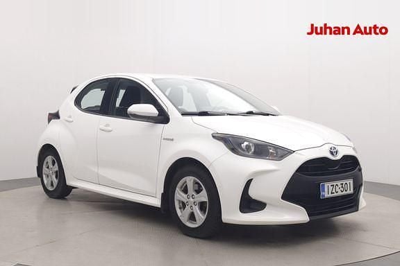 Valkoinen Käytetty 2020 Toyota Yaris Active Viistoperä | 17 240 € (Perustarjous) - Kuva 1/4