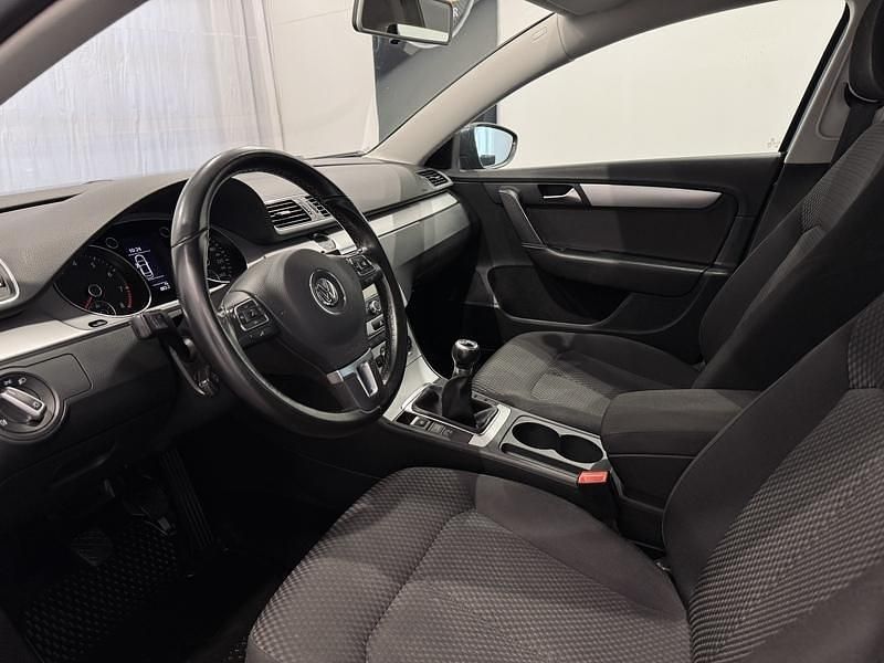 Käytetty VW Passat Trendline 122 HP (89 kW) 2012 Harmaa Sedan