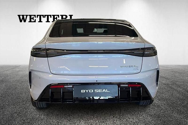 Uusi BYD Seal 389 kW (530 HP) 2025 Sedan