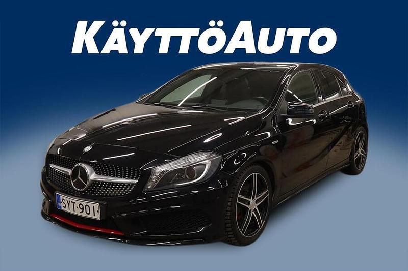 Käytetty Mercedes A250 Sport 211 HP (155 kW) 2015 Musta Viistoperä