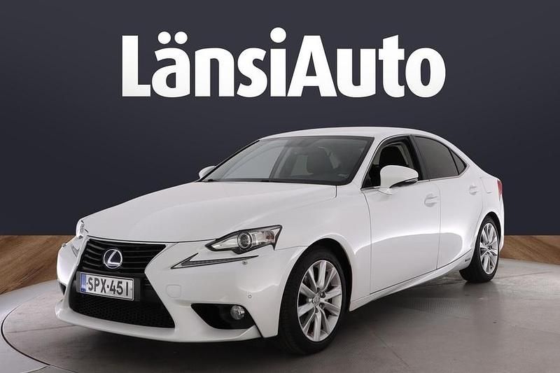 Valkoinen Käytetty 2014 Lexus IS300h Luxury Line Sedan | 23 900 € (Perustarjous) - Kuva 1/3