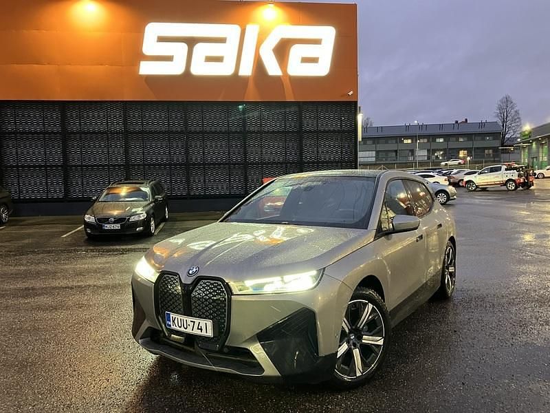 Käytetty 2023 BMW iX Katumaasturi | 44 900 € (Kallis) - Kuva 1/4