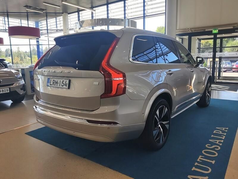 Käytetty Volvo XC90 Plus 456 HP (335 kW) 2023 Katumaasturi