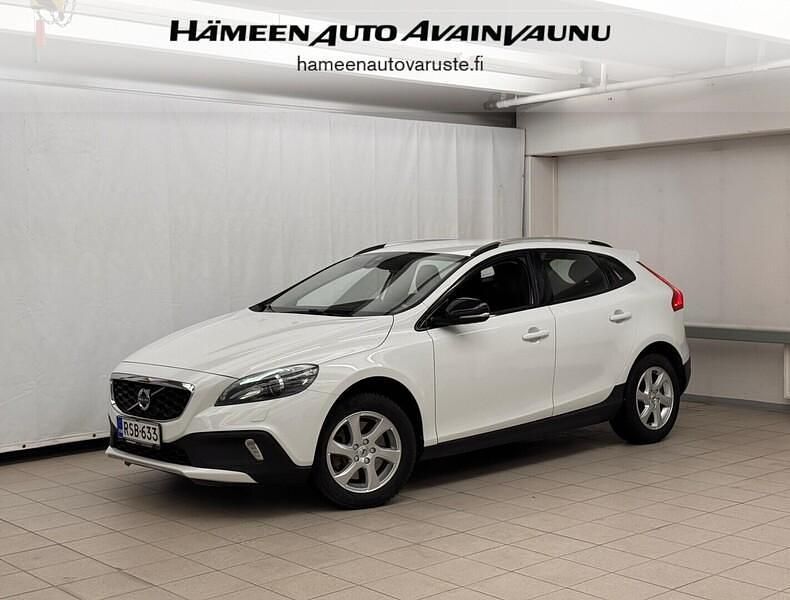 Käytetty Volvo V40 Business Edition 150 HP (110 kW) 2015 Valkoinen Viistoperä