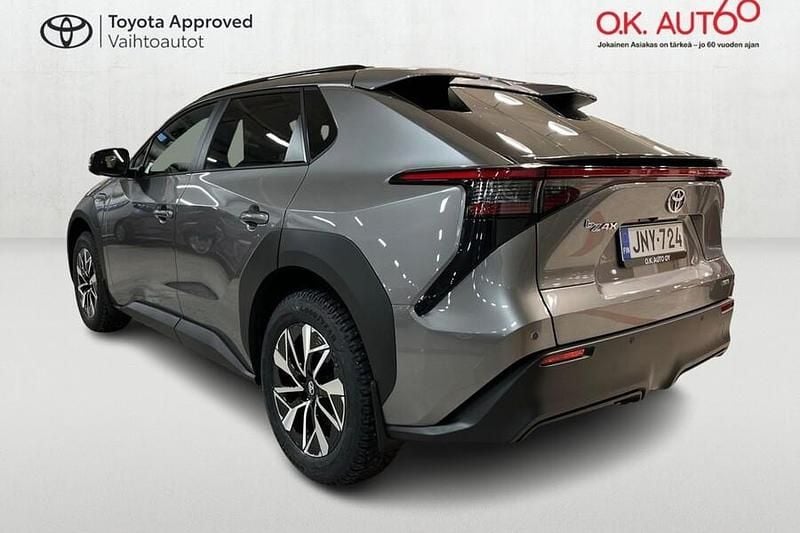 Käytetty Toyota bZ4X Business Edition 50 kW (69 HP) 2025 Katumaasturi