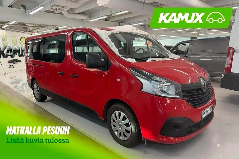 Käytetty Renault Trafic 140 HP (102 kW) 2015 Volcano red Tila-auto