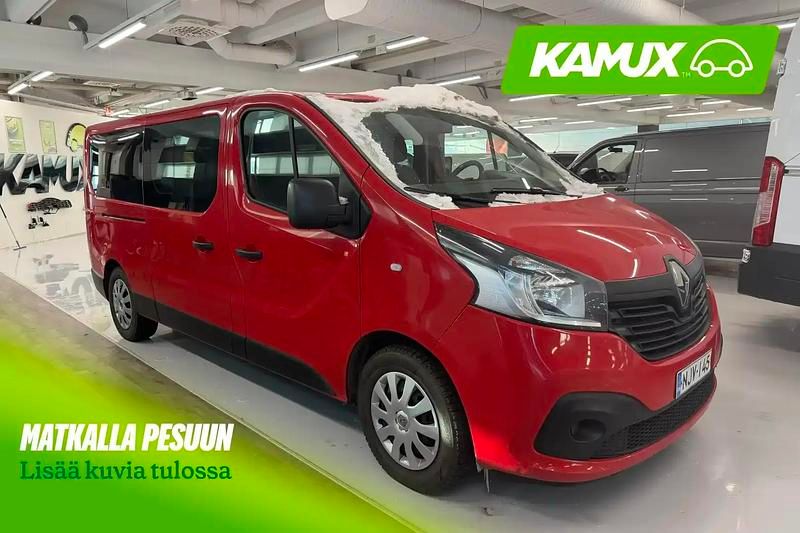Volcano red Käytetty 2015 Renault Trafic Tila-auto | 23 900 € - Kuva 1/4
