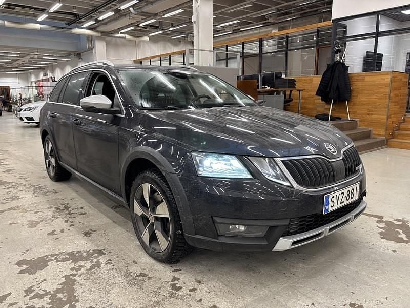 Musta Käytetty 2019 Skoda Octavia Farmari | 21 590 € (Perustarjous) - Kuva 1/4