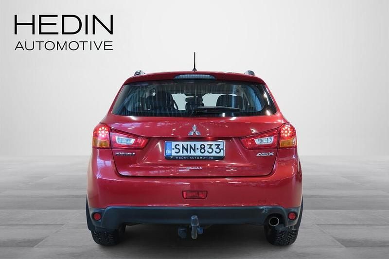 Käytetty Mitsubishi ASX Invite 117 HP (86 kW) 2015 Punainen Katumaasturi