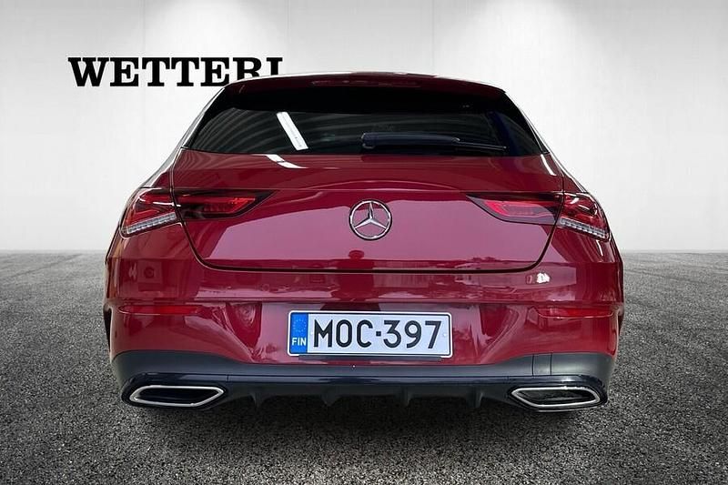 Käytetty Mercedes CLA250e Business 160 HP (117 kW) 2022 Punainen Sedan