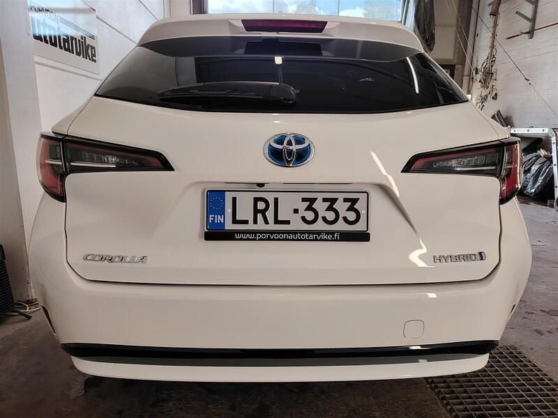 Käytetty Toyota Corolla Edition 122 HP (89 kW) 2022 Valkoinen Farmari