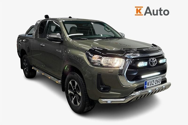 Käytetty Toyota HiLux Active 150 HP (110 kW) 2022 Ruskea (beige) Nouto