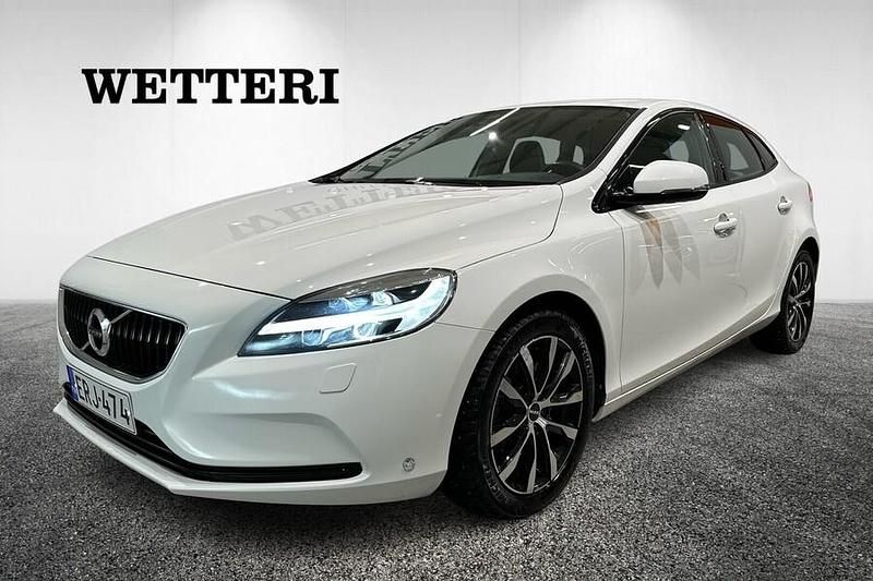 Valkoinen Käytetty 2019 Volvo V40 Business Edition Viistoperä | 23 900 € (Hieman kallis) - Kuva 1/4