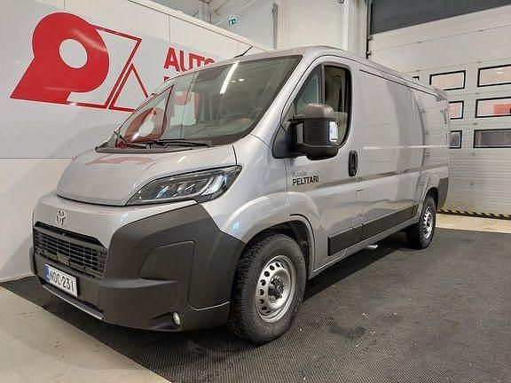 Kca silver Uusi 2025 Toyota Proace Comfort Tila-auto | 53 900 € (Hieman kallis) - Kuva 1/4