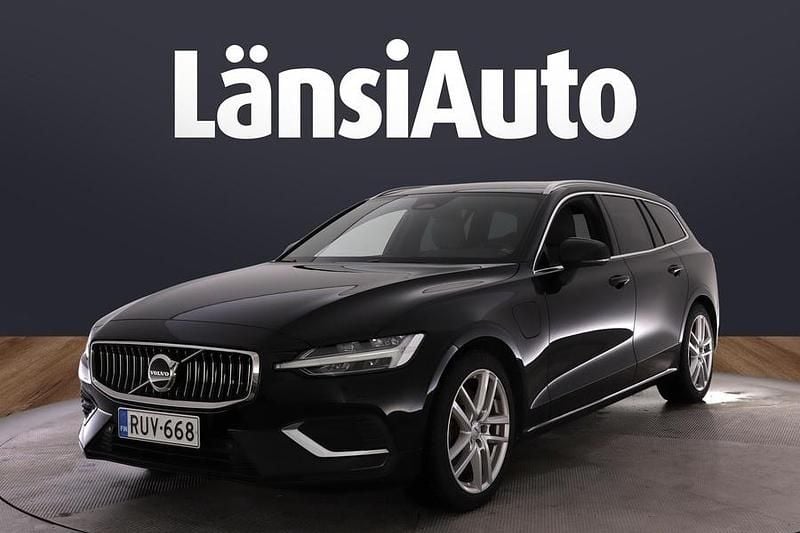 Käytetty Volvo V60 Plus 350 HP (257 kW) 2023 Farmari