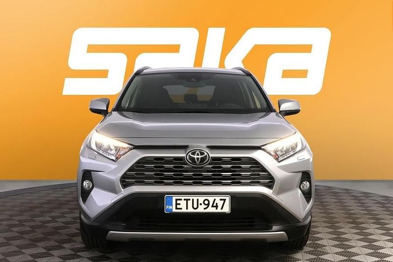 Käytetty Toyota RAV4 Multidrive S 175 HP (128 kW) 2019 Katumaasturi