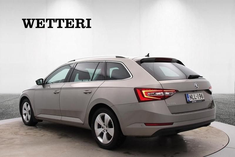 Käytetty Skoda Superb Business Line 190 HP (139 kW) 2020 Ruskea Farmari