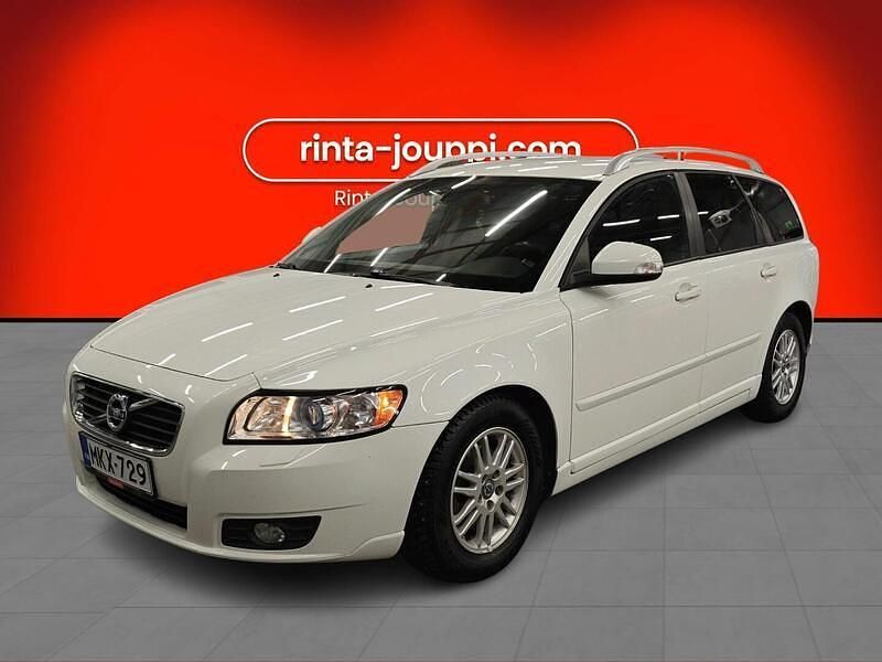 Valkoinen Käytetty 2012 Volvo V50 Standard Farmari | 7 490 € (Hieman kallis) - Kuva 1/3