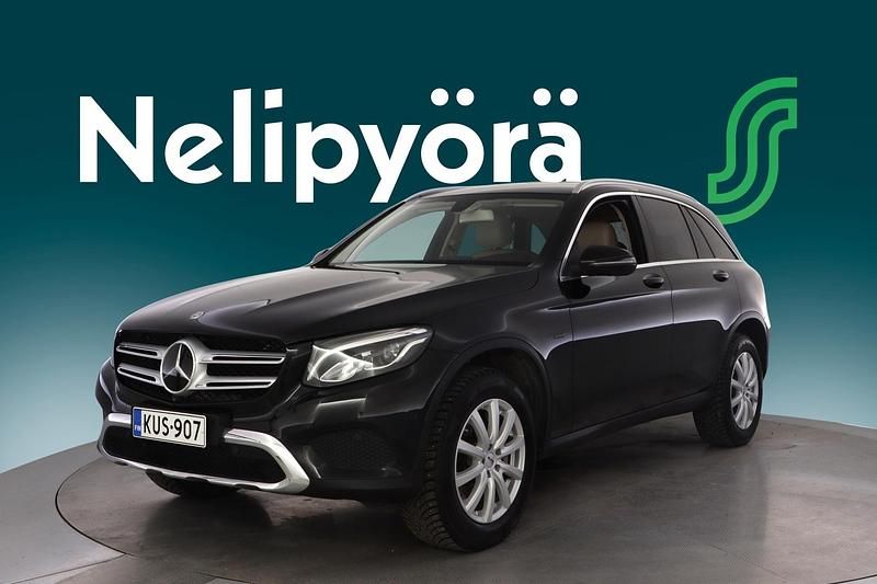 Käytetty Mercedes GLC350 Business 211 HP (155 kW) 2018 Musta Katumaasturi
