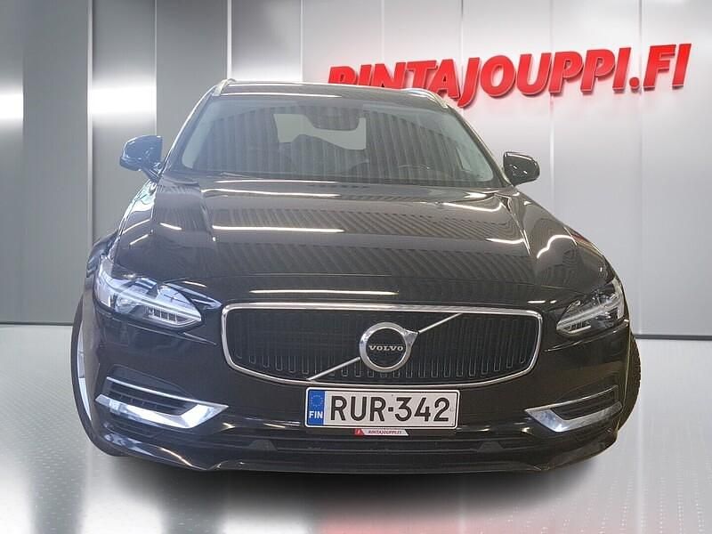 Käytetty Volvo V90 Momentum 320 HP (235 kW) 2018 Farmari