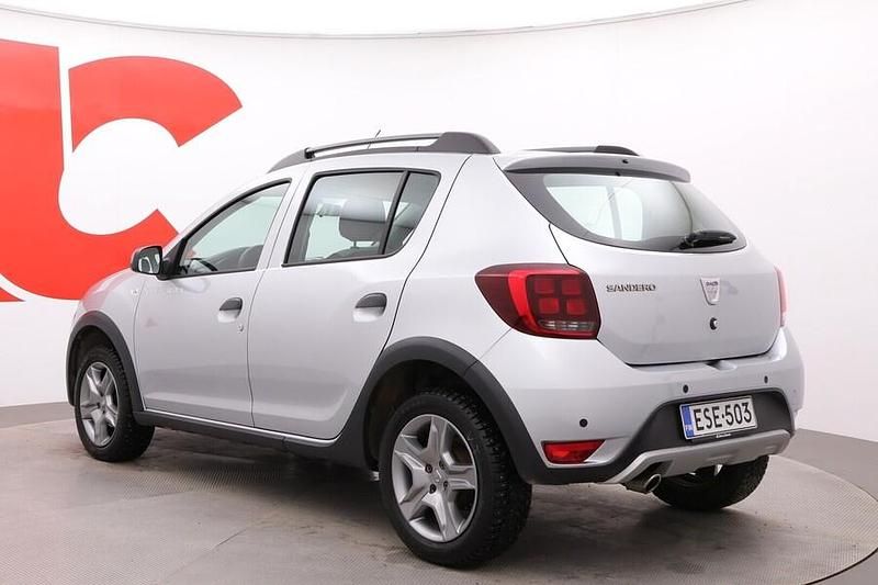 Käytetty Dacia Sandero Stepway 90 HP (66 kW) 2020 Harmaa Viistoperä