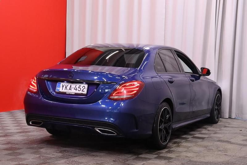 Käytetty Mercedes C220 Business 170 HP (125 kW) 2015 Sedan
