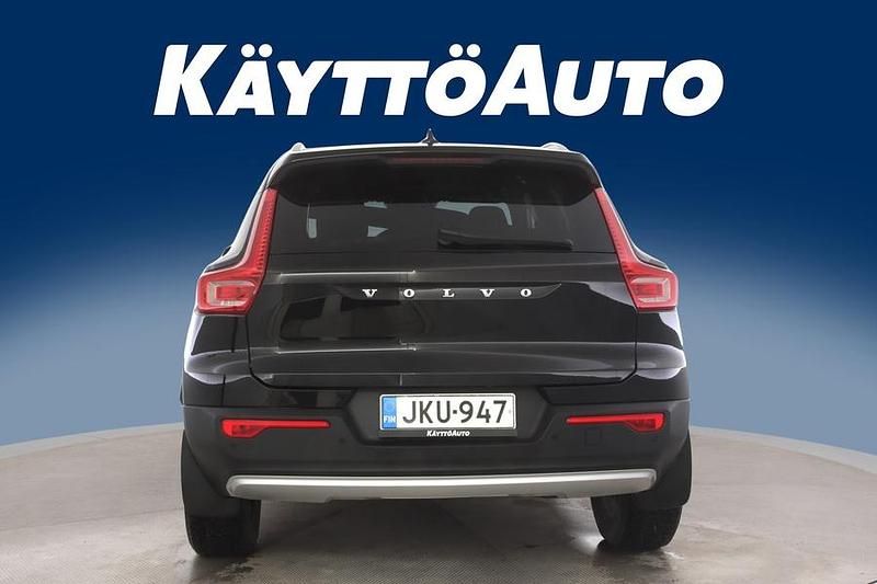 Käytetty Volvo XC40 Business Edition 190 HP (139 kW) 2018 Musta Katumaasturi