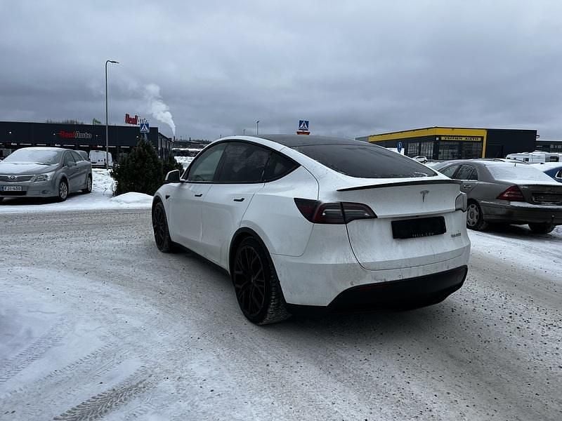 Käytetty Tesla Model Y Performance 336 kW (457 HP) 2022 Katumaasturi