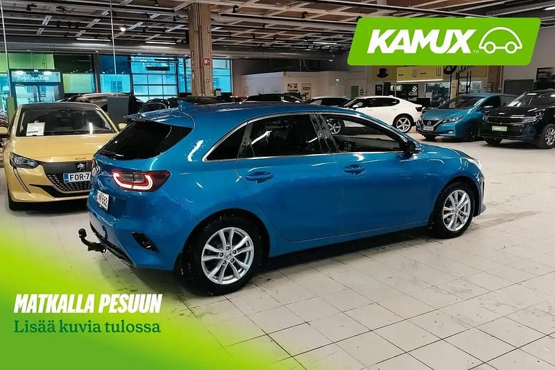 Käytetty Kia Ceed EX 140 HP (102 kW) 2020 Sininen Viistoperä