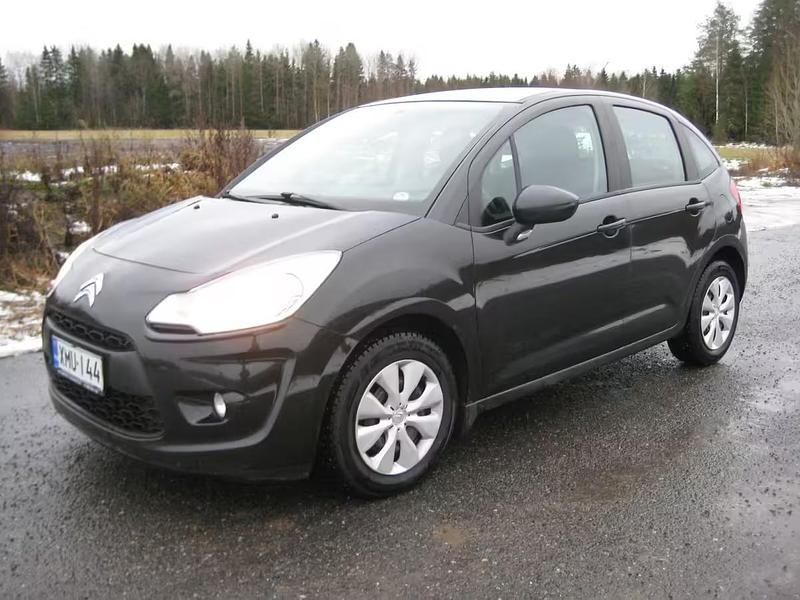 Käytetty 2010 Citroën C3 Comfort | 2 490 € - Kuva 1/4