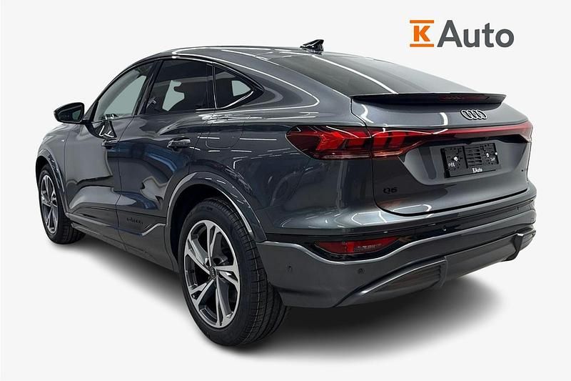 Uusi Audi Q6 Sportback e-tron Design 285 kW (388 HP) 2025 Harmaa Katumaasturi