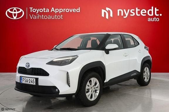 Käytetty Toyota Yaris Cross Active 116 HP (85 kW) 2024 Valkoinen Katumaasturi
