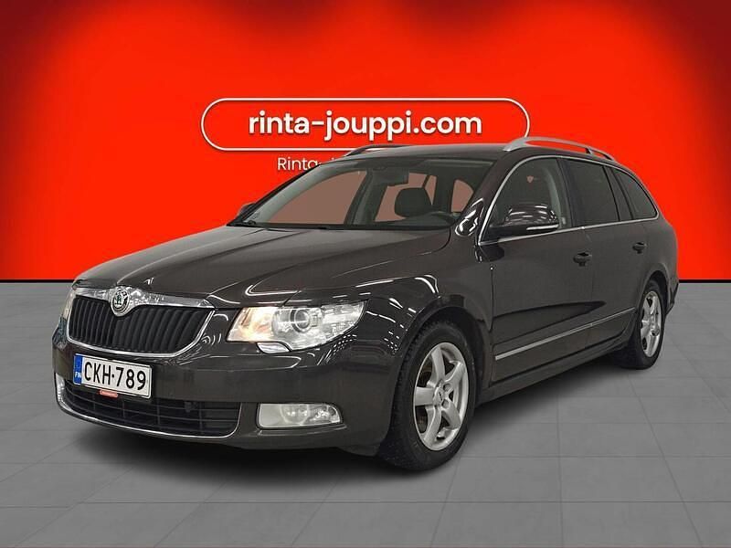 Ruskea Käytetty 2011 Skoda Superb Elegance Farmari | 6 290 € (Hieman kallis) - Kuva 1/4