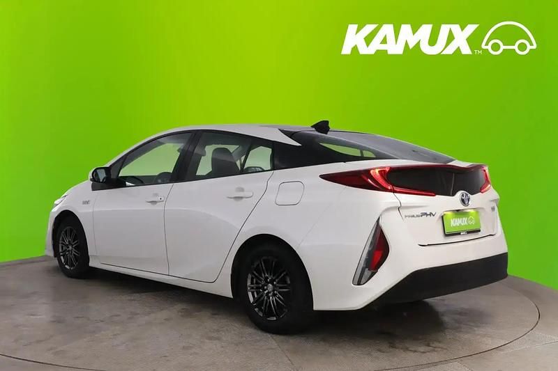 Käytetty Toyota Prius Business Edition 98 HP (72 kW) 2017 Valkoinen Viistoperä